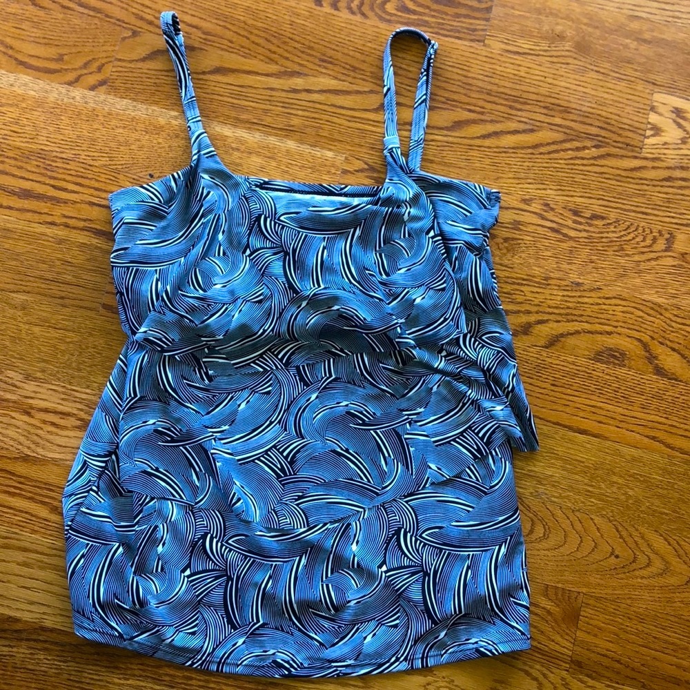 NWT plus black/white swirl swim top